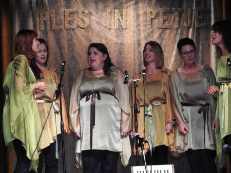 Prireditev Druži naju ples in petje z mednarodno udeležbo 65